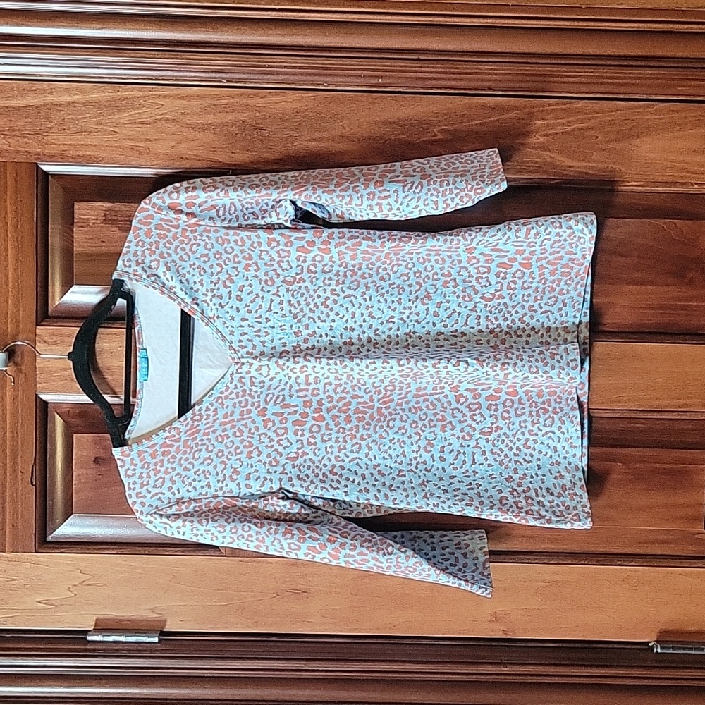 J McLaughlin Top Womens Medium 3/4 Sleeve Stretch Animal Print Blouse